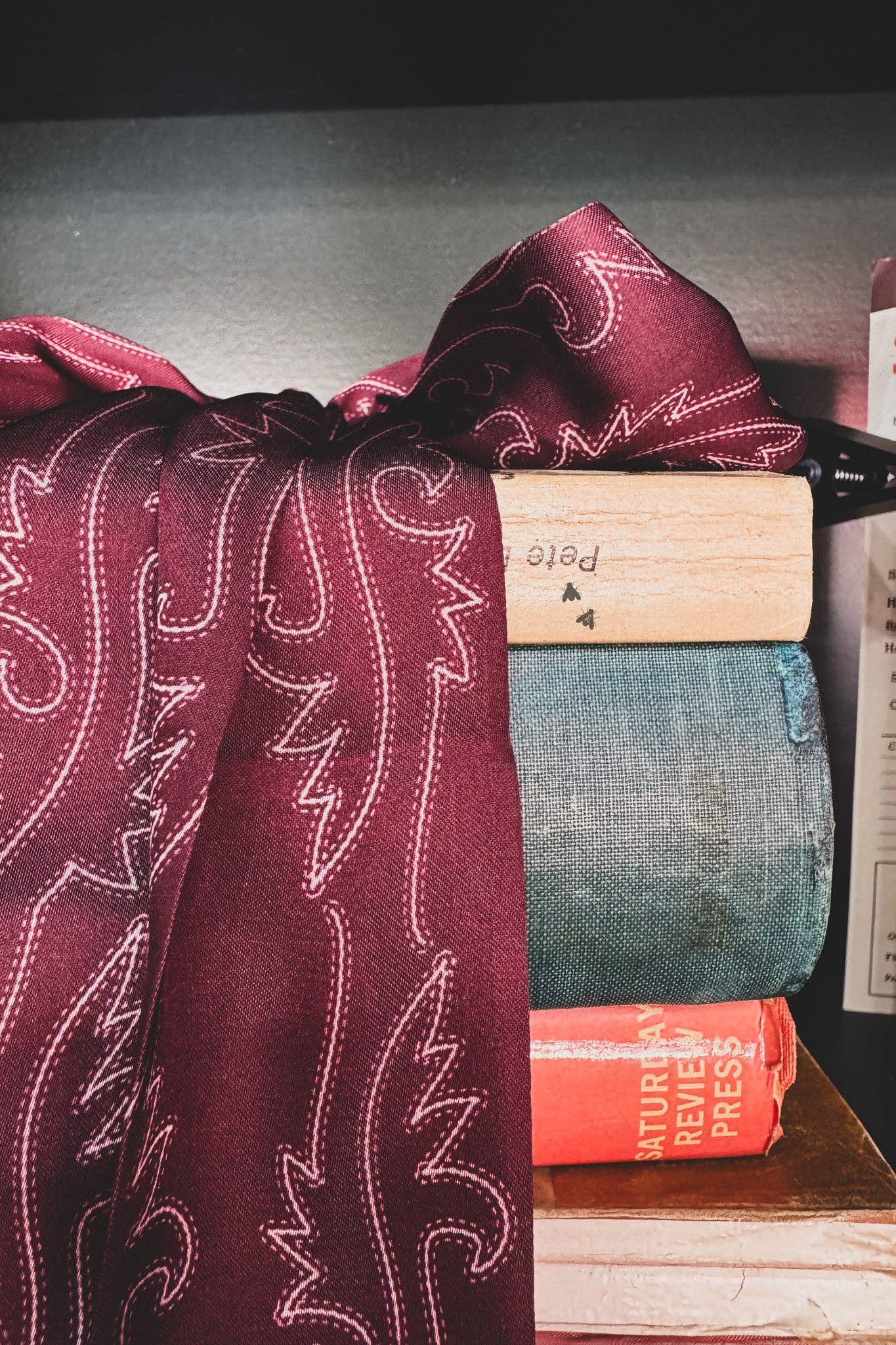Burgundy Twilly